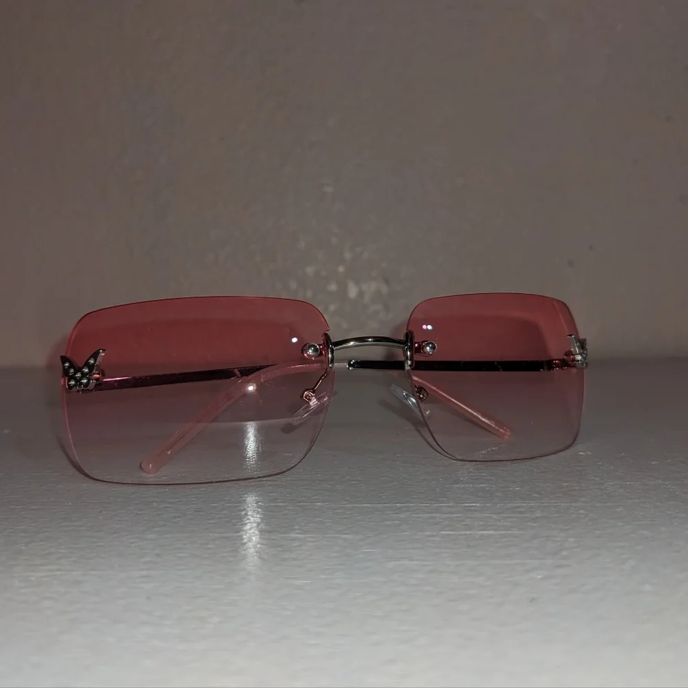 2000s/Y2K Pink Gradient Sunglasses - Picture 3 of 3